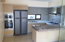 Modern Built-in Kitchen Cabinets